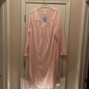 NWT Adonna long sleeve fleece gown